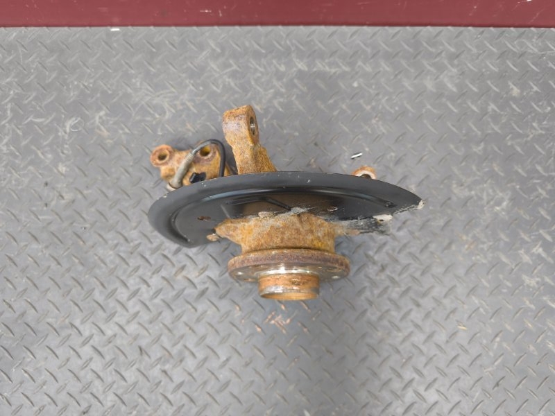 Кулак поворотный