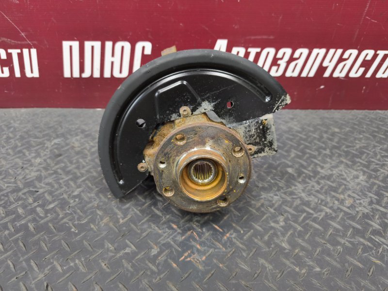 Кулак поворотный