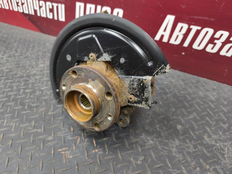 Кулак поворотный