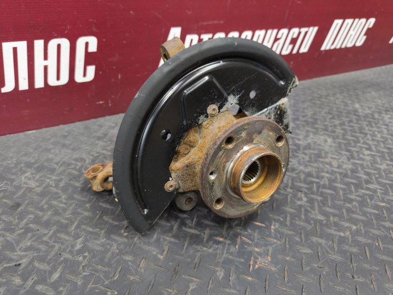 Кулак поворотный