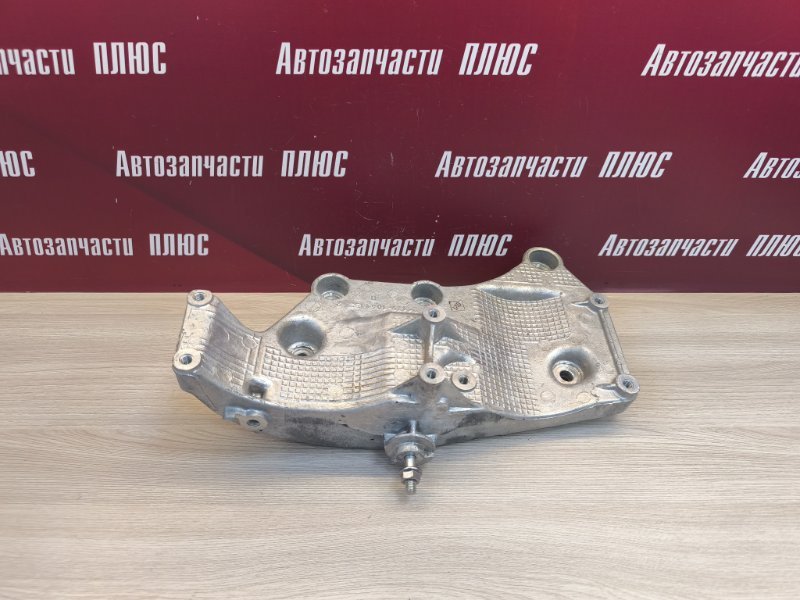 Кронштейн генератора