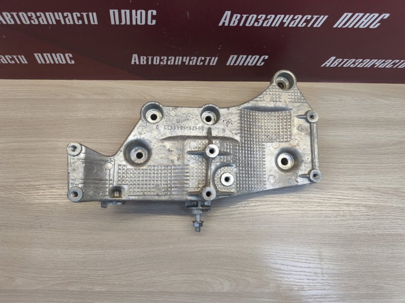 Кронштейн генератора