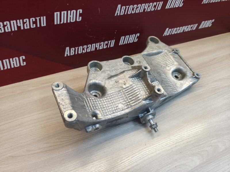 Кронштейн генератора