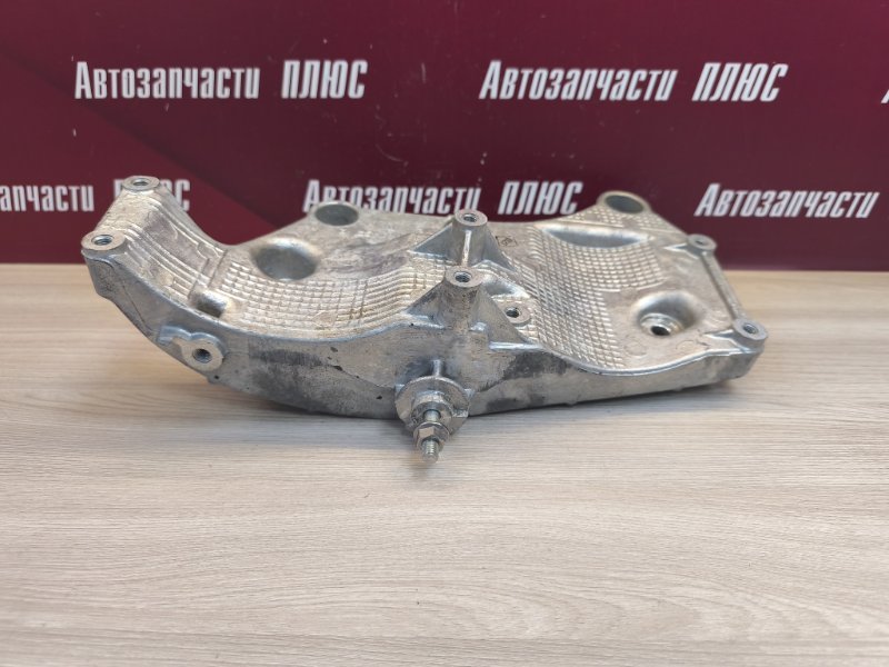 Кронштейн генератора