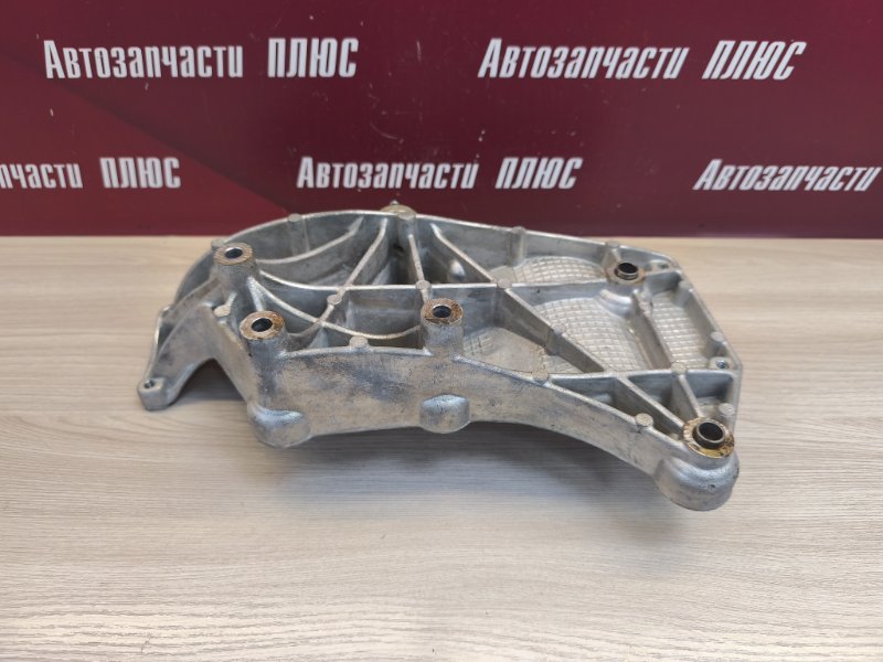 Кронштейн генератора