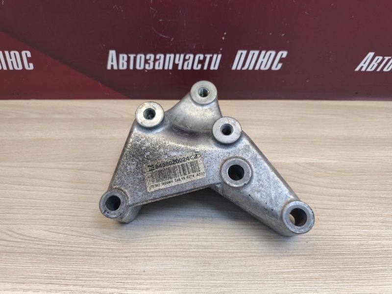 Кронштейн опоры двигателя