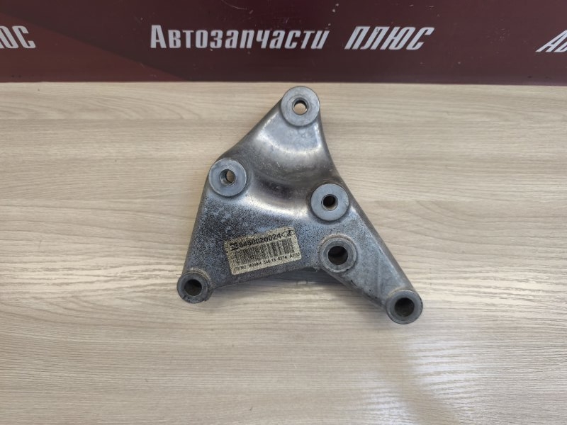 Кронштейн опоры двигателя