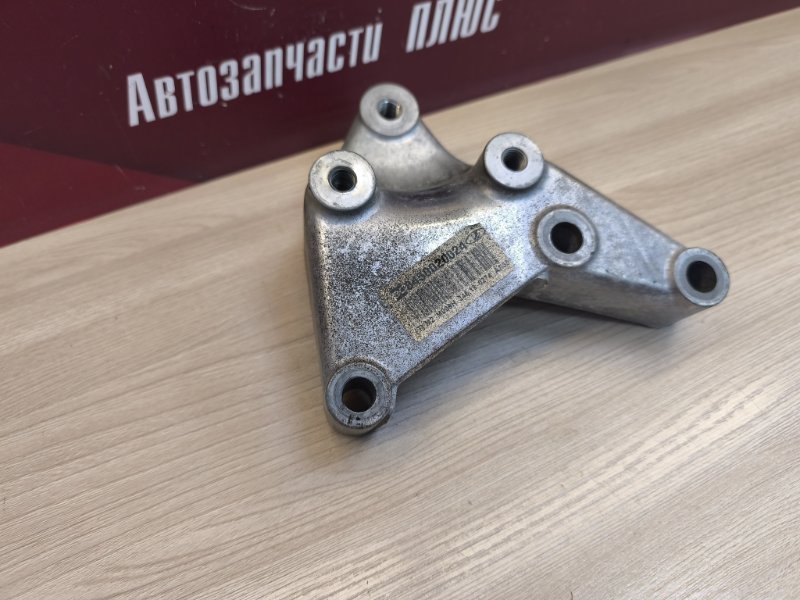 Кронштейн опоры двигателя