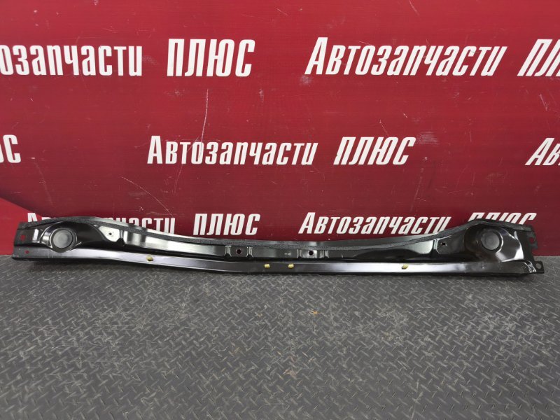 Планка под жабо