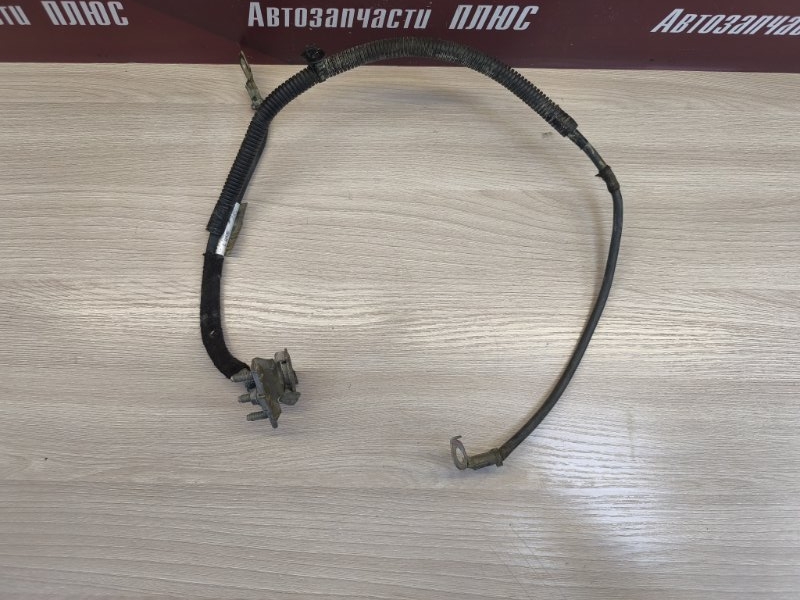 Клемма аккумулятора (минусовая)