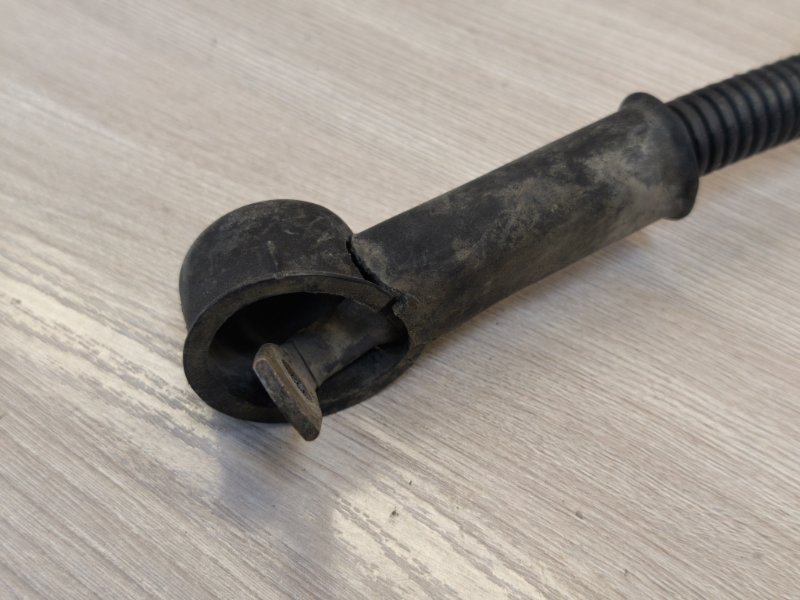 Клемма аккумулятора