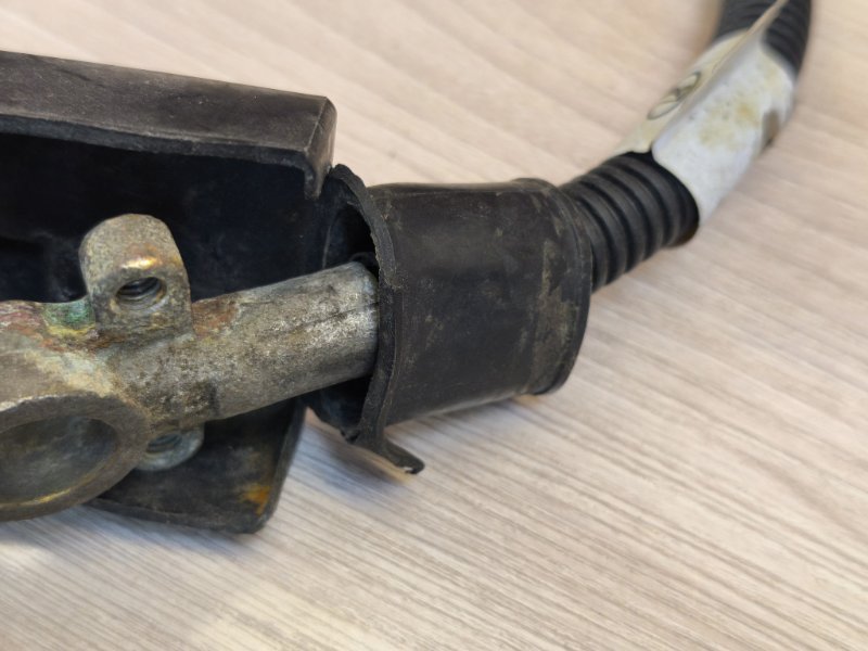 Клемма аккумулятора