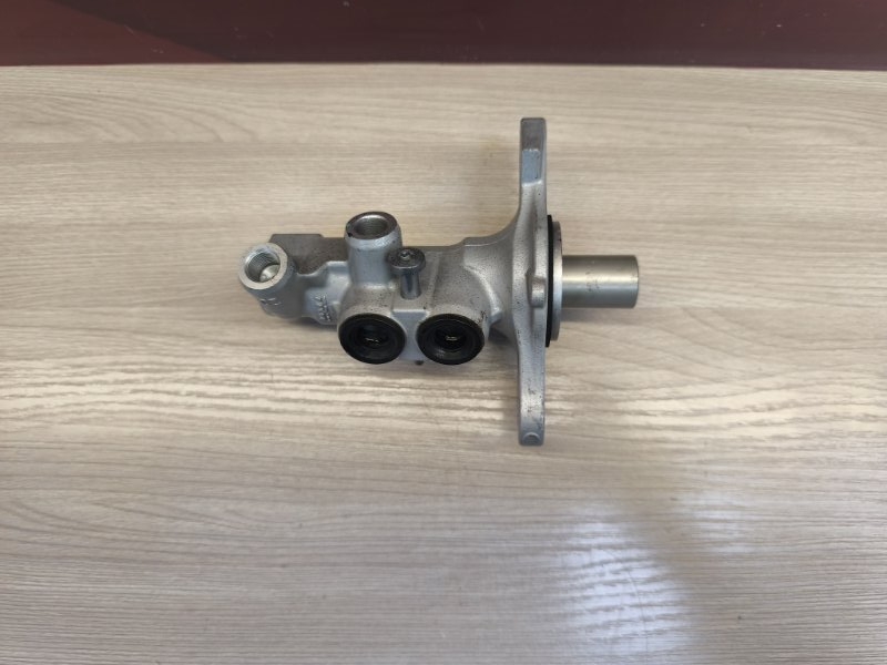 Главный тормозной цилиндр