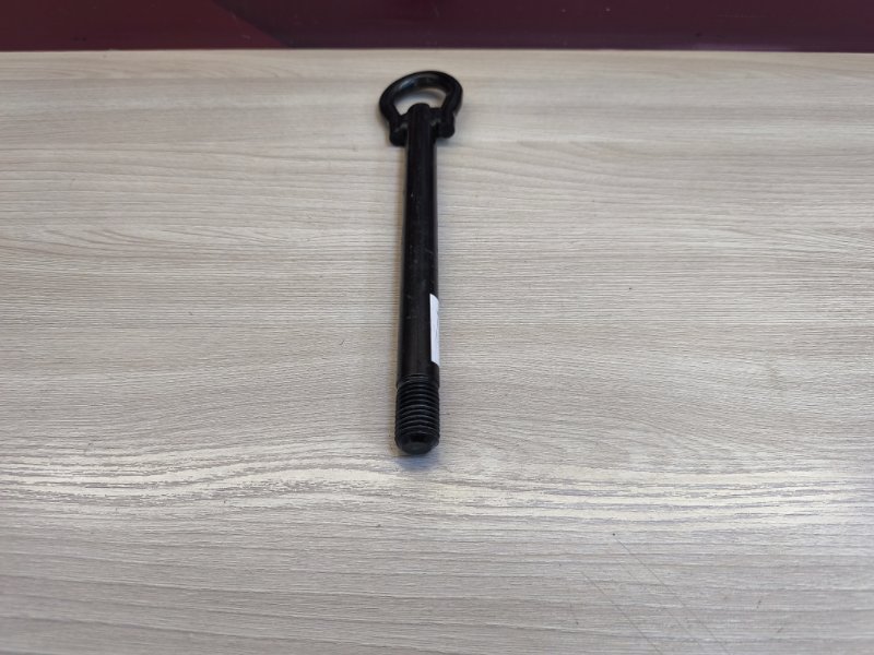 Буксировочный крюк