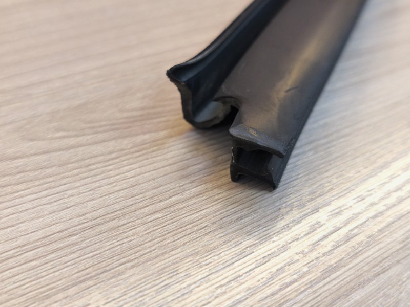 Уплотнитель стекла двери внутренний