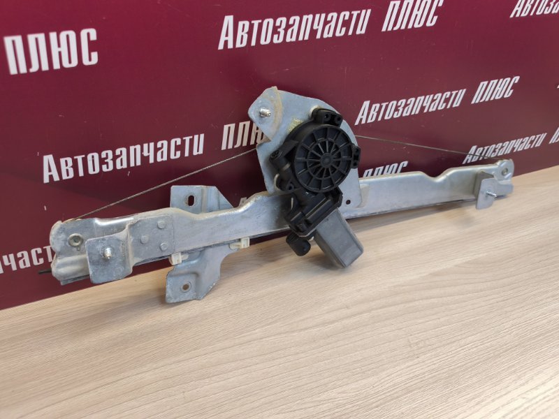 Стеклоподъемник    двери