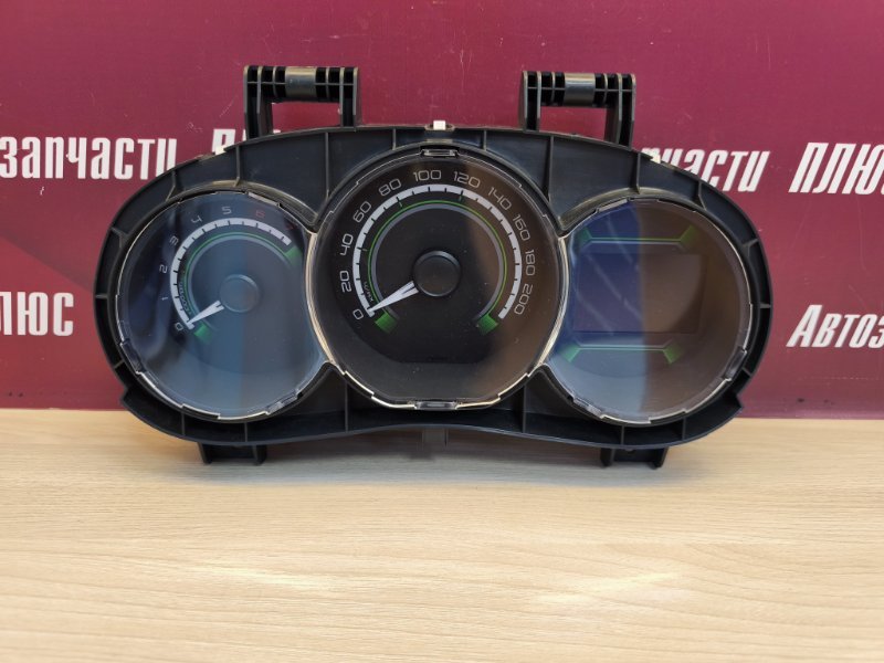 Щиток приборов