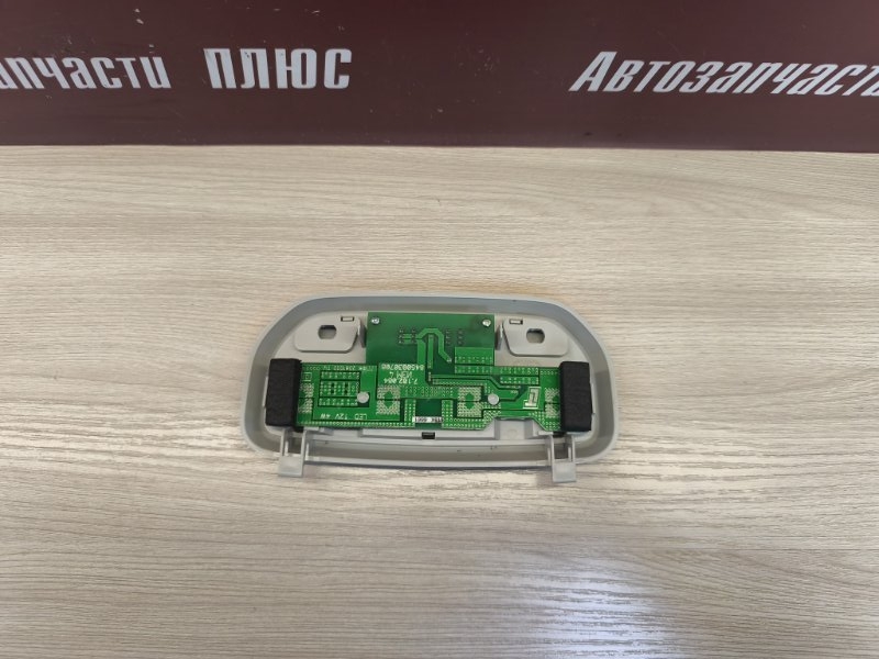 плафон освещения салона