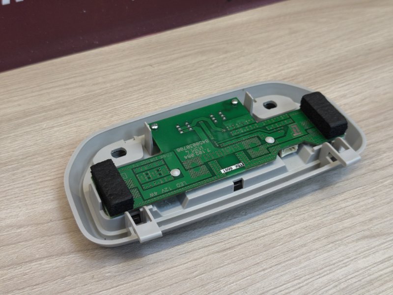 плафон освещения салона