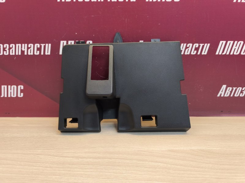 Крышка бардачка