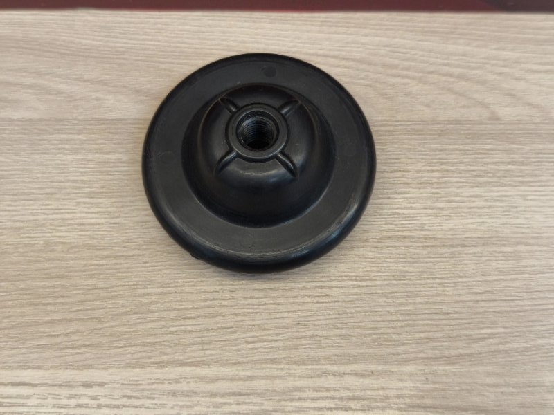 Крепление запасного колеса