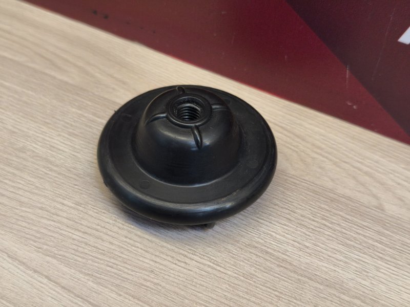 Крепление запасного колеса