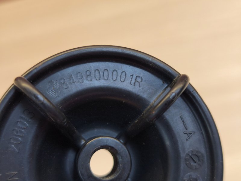 Крепление запасного колеса