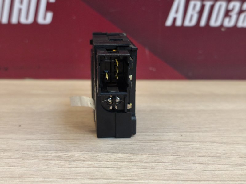 Кнопка корректора фар