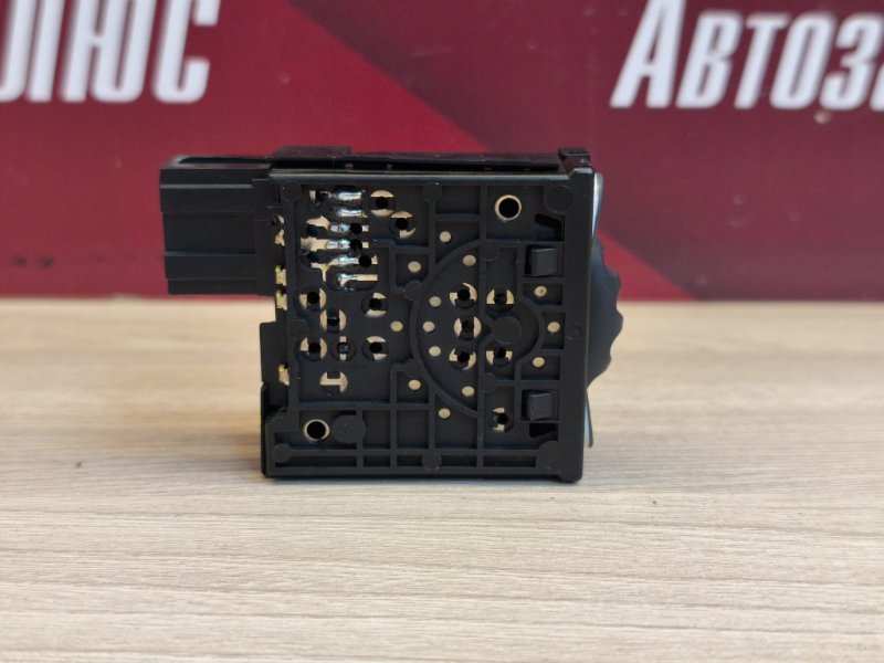 Кнопка корректора фар