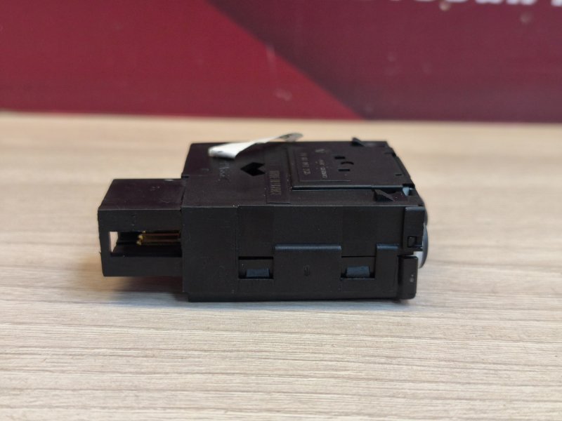 Кнопка корректора фар