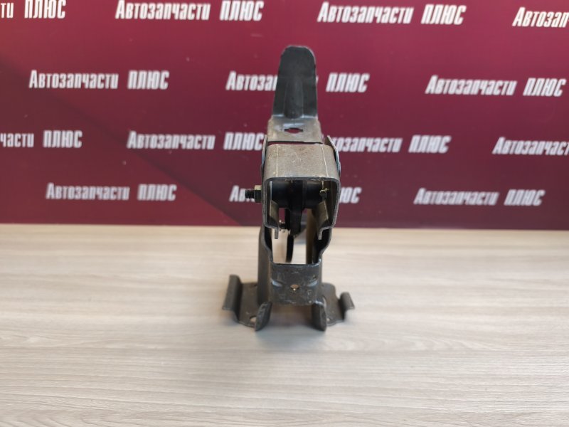 Педаль тормоза