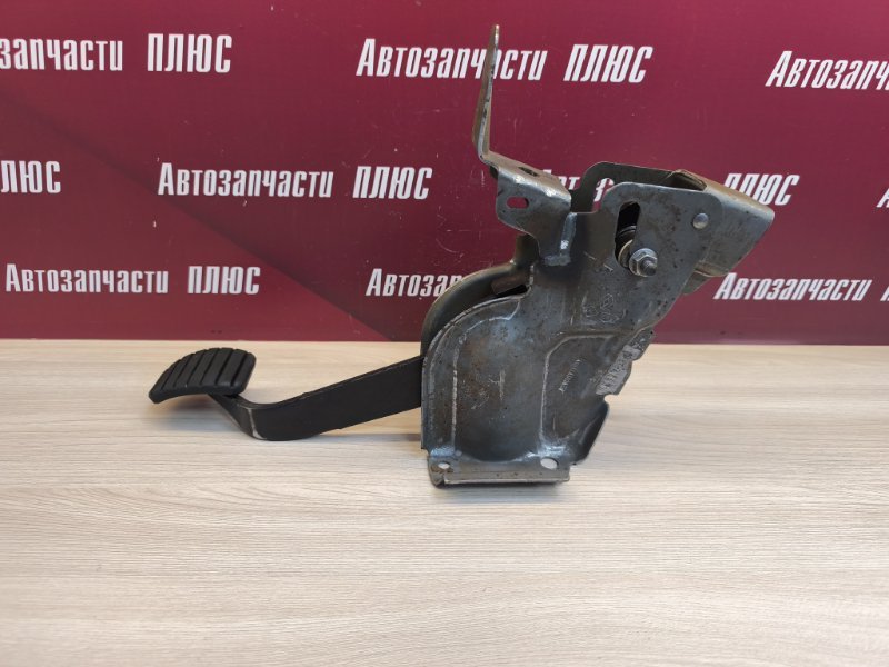 Педаль тормоза