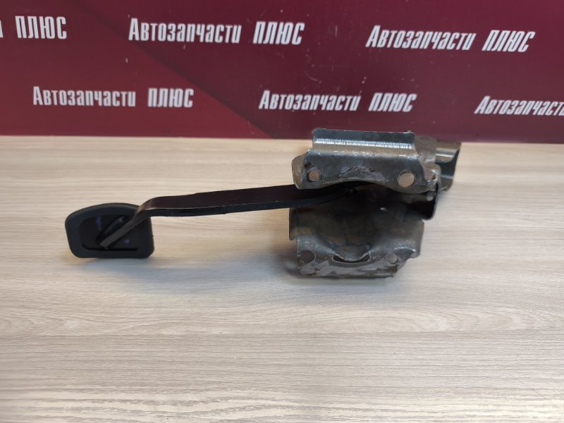 Педаль тормоза