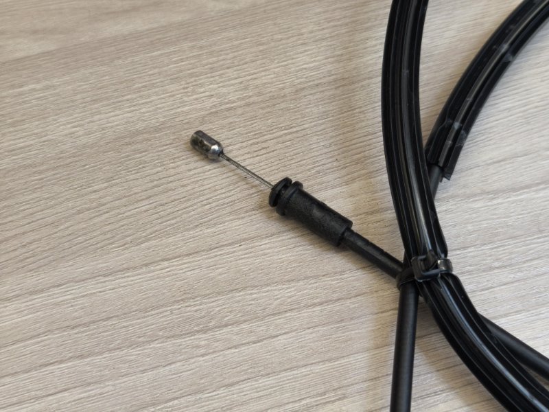 Трос замка капота