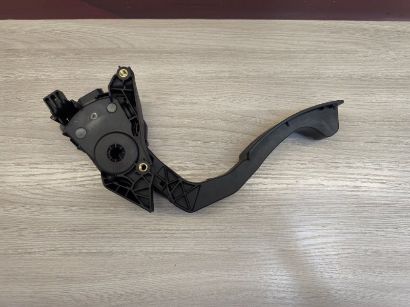 Педаль газа