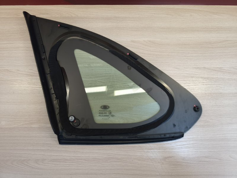 Форточка кузова