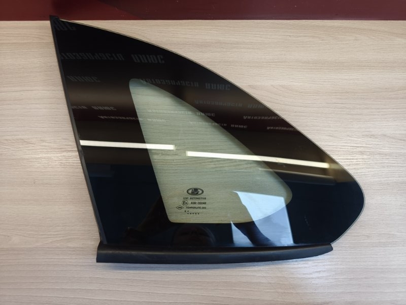 Форточка кузова