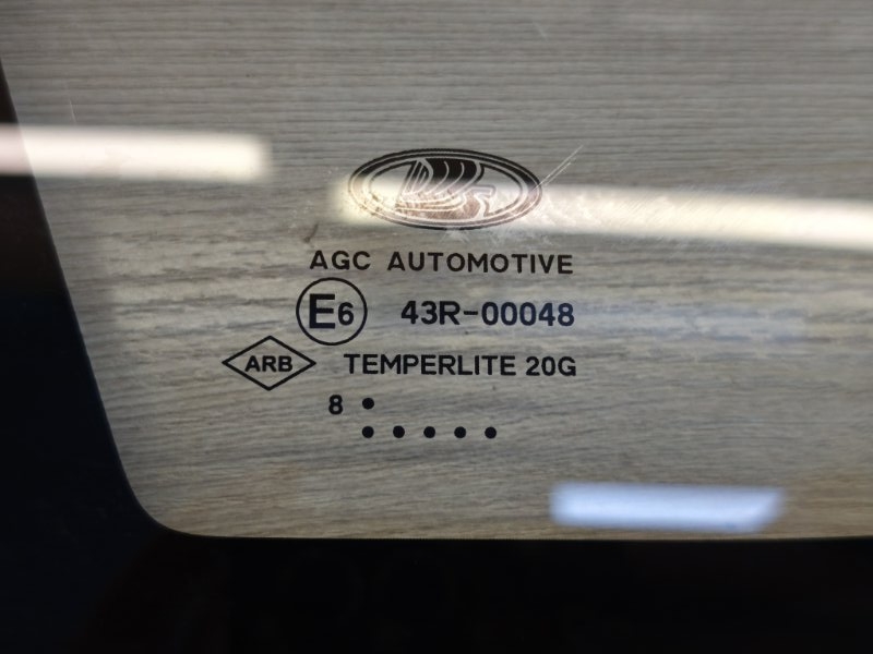 Форточка кузова