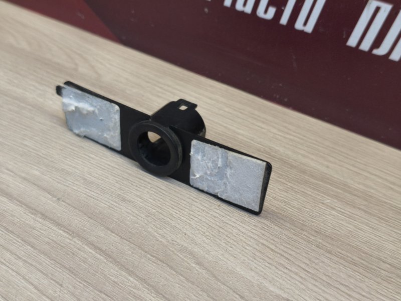 Кронштейн парктроника