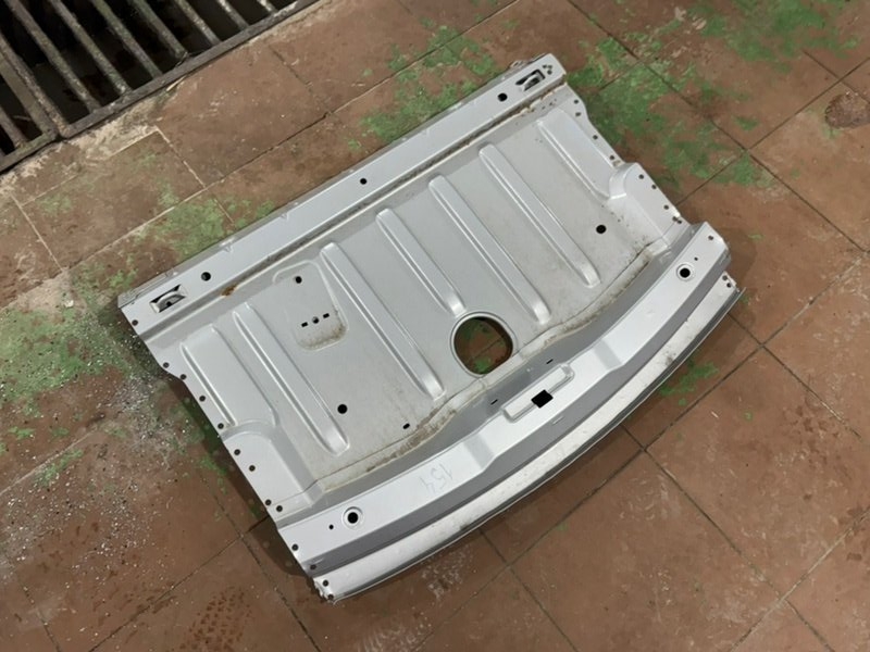 Задняя полка