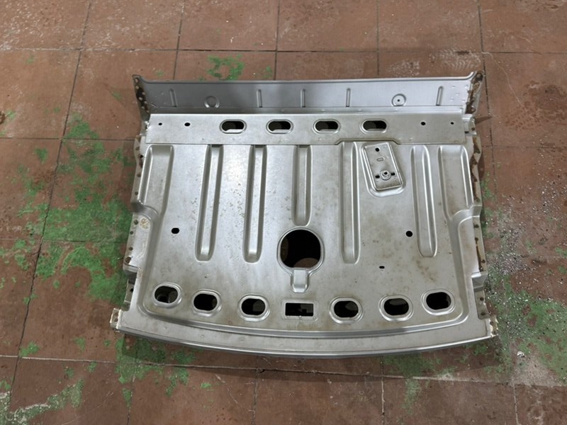 Задняя полка