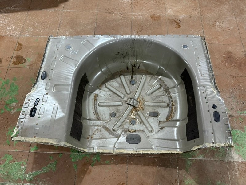 Ниша запасного колеса