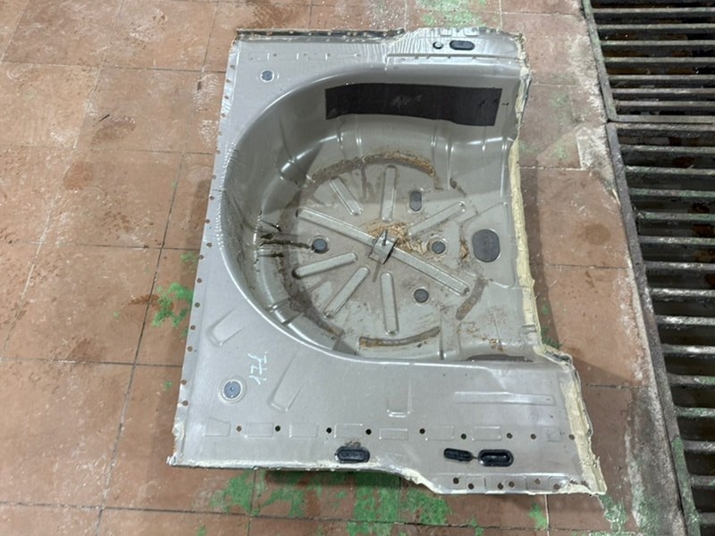 Ниша запасного колеса