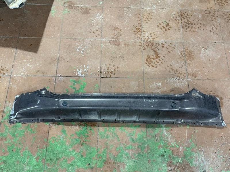 Поперечина пола задняя