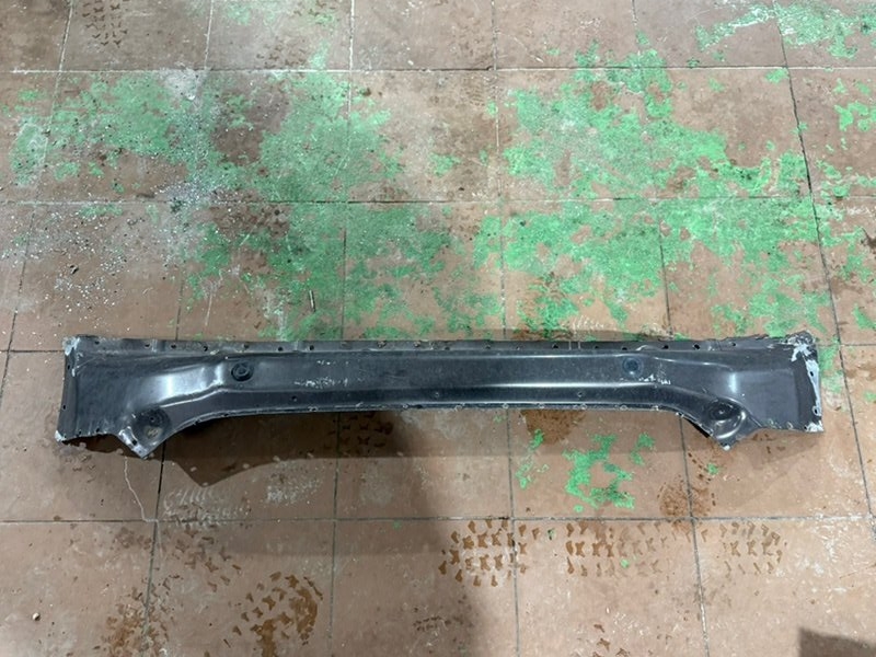 Поперечина пола задняя