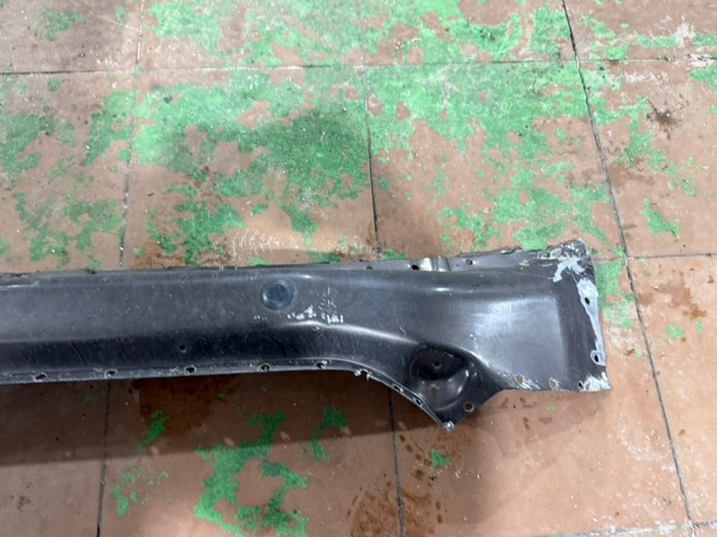 Поперечина пола задняя