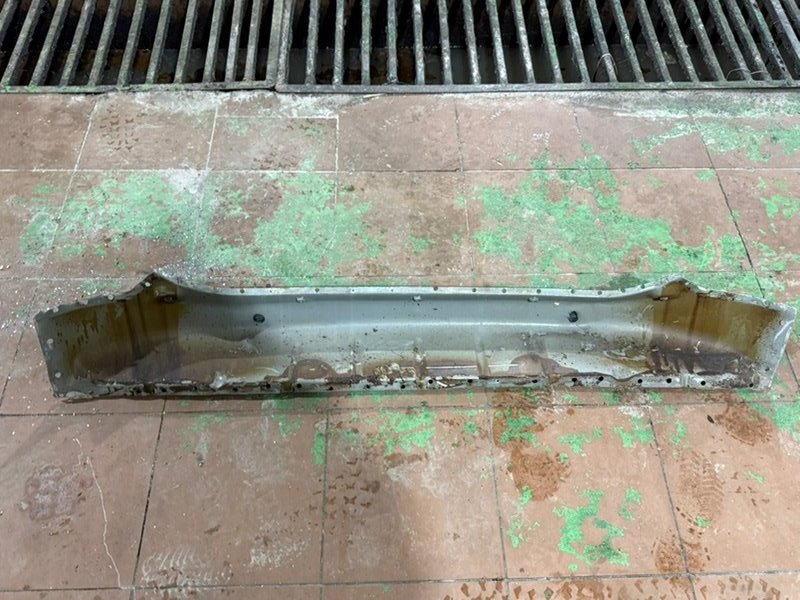 Поперечина пола задняя