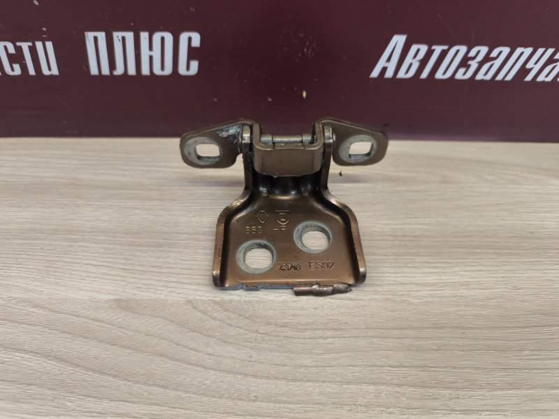 Петля двери