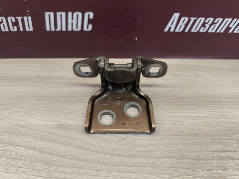 Петля двери