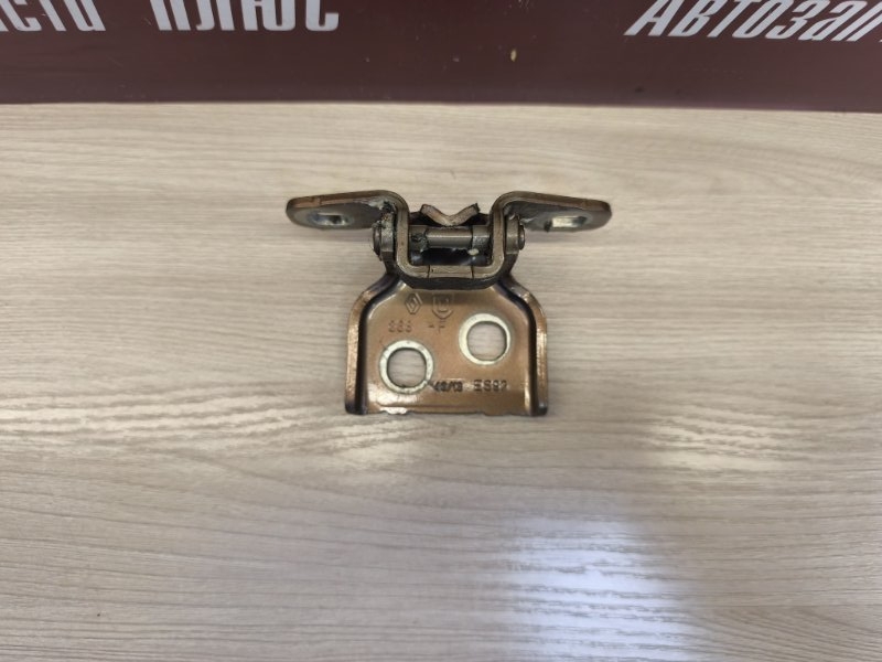 Петля двери